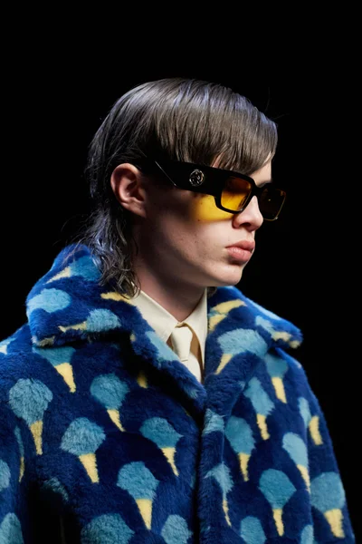 Look 28